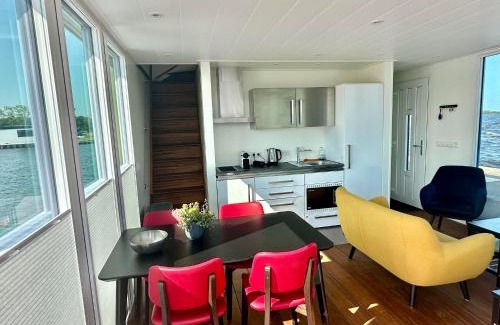 Offingawier House | Houseboat Robbedoes