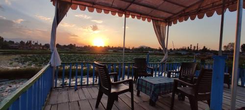 Dal Lake Hotel | Houseboat Wild Rose