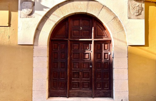 Old Town Apartment | Housing León Santa Marina-roman wall