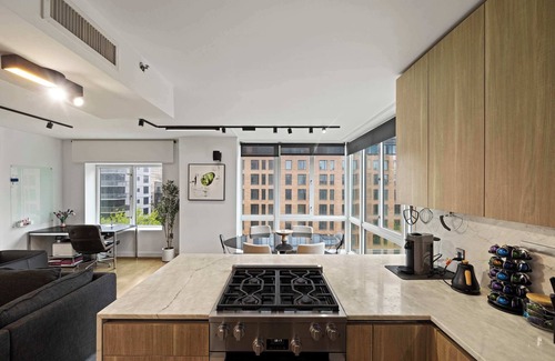 Lower East Side Condo | Houston by Rove Travel | Patio & Shared Rooftop