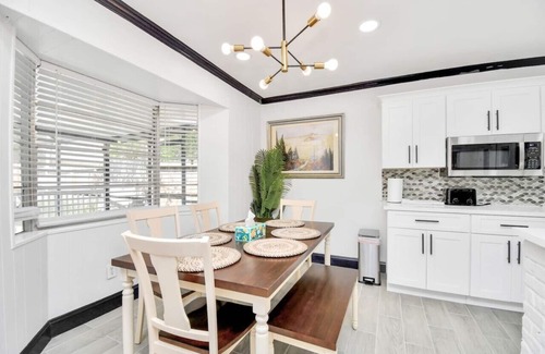 Clodine House | Houston Cozy Staycation with Covered Private Pool