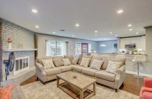 Spring Branch West House | Houston Home with Patio about 14 Mi to Downtown!