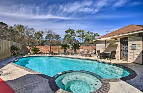 Clear Lake House | Houston Home with Private Outdoor Pool!