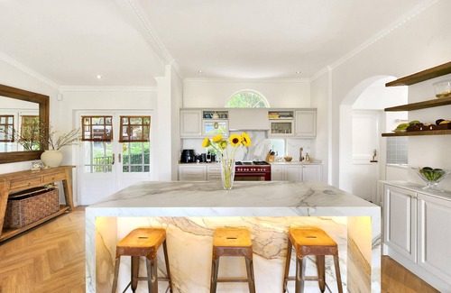 Scott Estate Villa | Hout Bay Family Home Pool, Sauna & Mountain Views