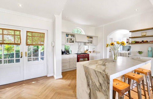 Scott Estate Villa | Hout Bay Family Home Pool, Sauna & Mountain Views