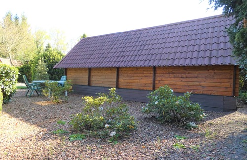 Marum Cabin | Houten blokhut tegen bos