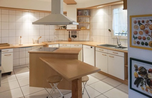 Prades-sur-Vernazobre House | How can you resist this fabulous vacation home with private pool in Hérault.
