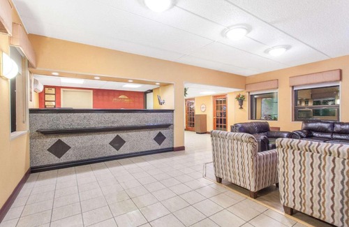 Tallman Hotel | Howard Johnson by Wyndham Suffern