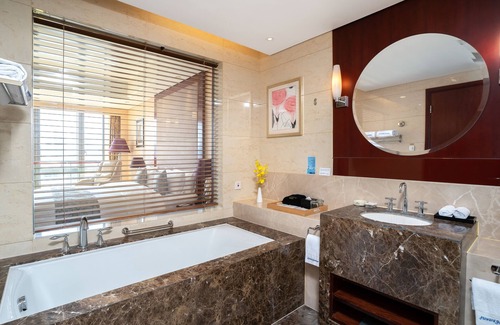 Chenggong Hotel | Howard Johnson Tropical Garden Plaza Kunming