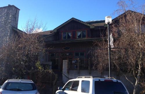 Downtown Squamish Hotel | Howe Sound Inn & Brewing Company