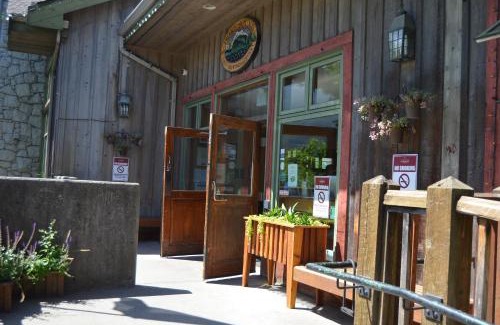 Downtown Squamish Hotel | Howe Sound Inn & Brewing Company