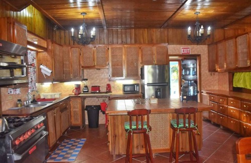 Bermudian Landing Bed & Breakfast | Howler Landing Vacation Rental
