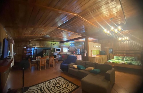 Bermudian Landing Bed & Breakfast | Howler Landing Vacation Rental