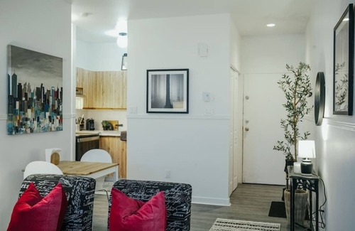 Hochelaga Apartment | HRésidences: Modern Montreal Apt on Ontario Street