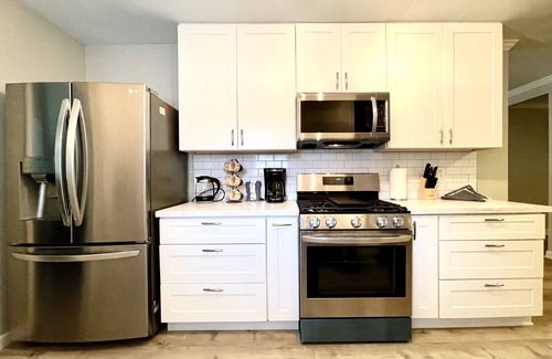 Meadows Place Villa | HTX Gateway 4-Bedroom Resort Style Villa w Pool