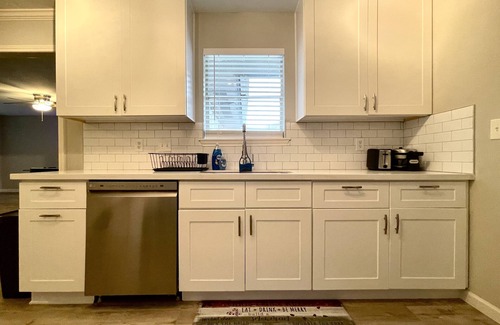 Meadows Place Villa | HTX Gateway 4-Bedroom Resort Style Villa w Pool
