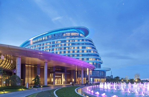 Pukou Hotel | HUALUXE Nanjing Yangtze River by IHG