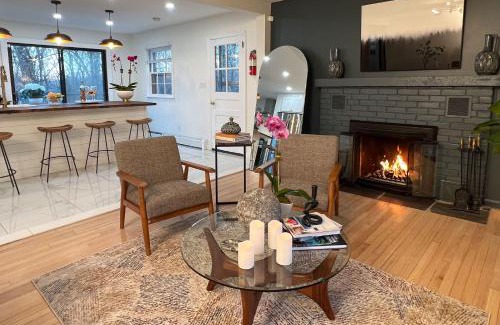 Monroe House | Hudson Valley Cottage Rental 3 bedrooms Monroe NY