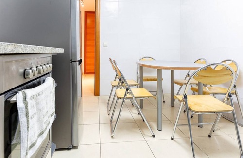 La Cortinada Apartment | Huge 3-Bedroom w Parking, 15 min to Ski Resortnn