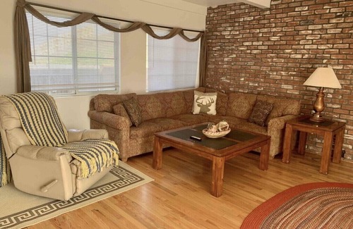 Santa Maria House | Huge 4 Bedroom Centrally Located in Wine Country-Pismo-Santa Barbara-Solvang