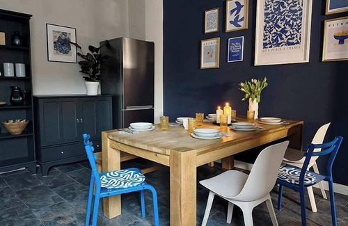 Laar Apartment | Huge apartment with Sauna and free parking