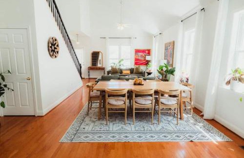 North Beach House | Huge Beach Bungalow- Yard, Beach Pass, King Beds