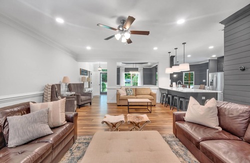 Mint Hill House | Huge Charlotte Farmhouse Villa 25 minutes from downtown!