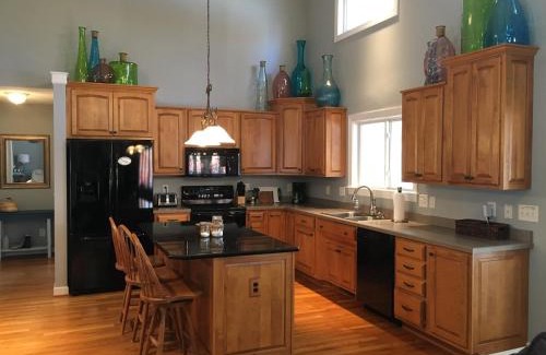 Wise House | HUGE cove! Canoes, SUPs, fire pit - Waterfront Lake Gaston