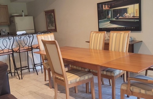 Parole Apartment | HUGE DISCOUNTS FOR STAYS BY THE WEEK AND MONTH! 1ST CLASS AMEMITIES!