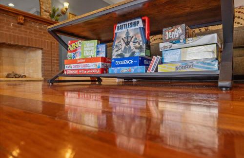 Holy Cross House | Huge Downtown Retreat with Free Parking
