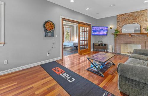 Holy Cross House | Huge Downtown Retreat with Free Parking