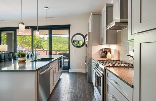 Downtown Asheville Condo | Huge Outdoor Living Room with Fire Pit