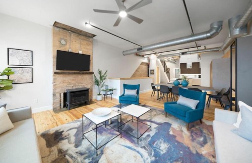 Over-the-Rhine House | Huge Retrea w Rooftop Deck Stay At Farmers Market