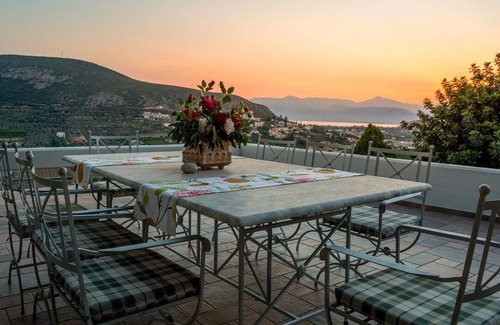 Nafplio Villa | Huge Villa Napflio for 12 People
