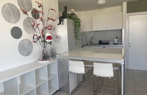 Eilat Apartment | Huge vue, very central, 10 min. walk from sea, food around, free parking, bus