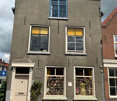 Aardenburg Apartment | Huis van Marietje