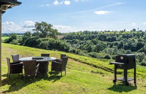Shoscombe Cabin | Huish Lodge