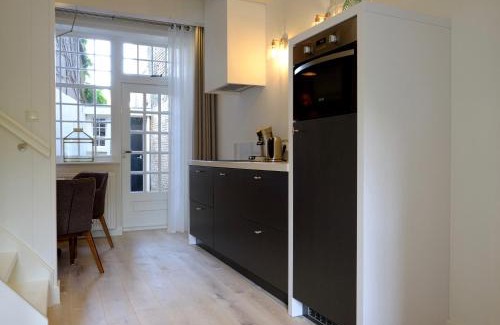 Franeker House | Huisje aan de gracht