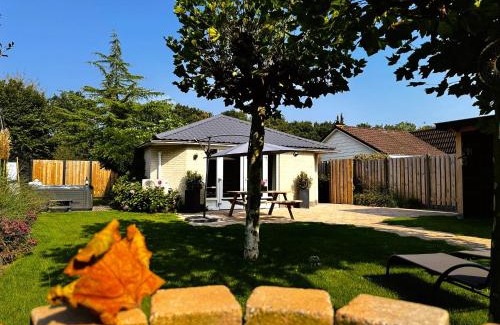 Municipality of Ermelo House | "Huisje op de Veluwe" met privé Jacuzzi en Bar!