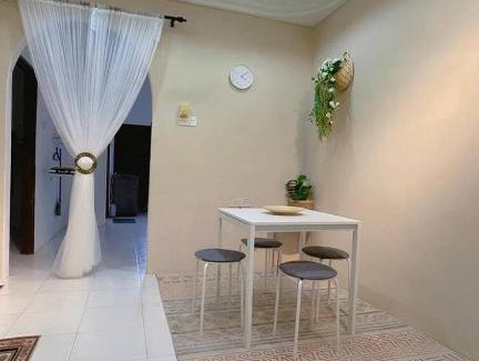 Pengkalan Aor House | HUJAN GUEST HOUSE