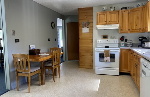 Clemons House | Huletts Landing, NY in Southern Adirondacks near Lake George & Lake Champlain