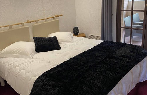 Villecroze Hotel | Human Hotel Résidence