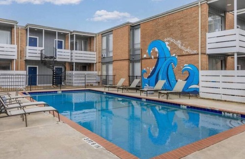 Nassau Bay Apartment | Humble Houston Getaway w/ Prime Bay Area Location