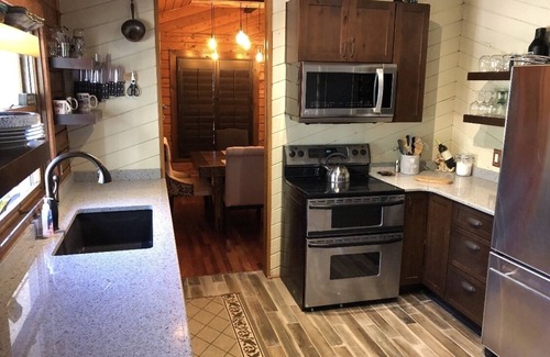 Hangen Ranch And M and B House | Hummingbird Cabin!
