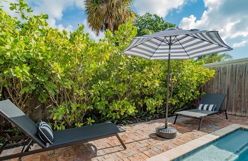 Sunshine Park Villa | Hummingbird Private Heated Pool Cottage Downtown, The Square, Beach!
