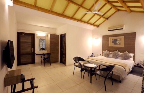 Achal Gadh Hotel | Hummingbird Resort