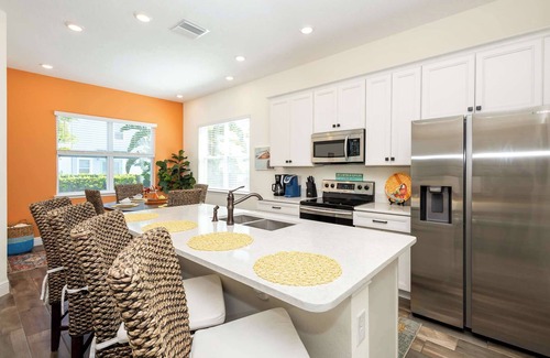West Kissimmee House | Hunky Dory II Summary
