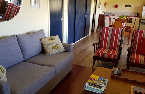Glendon Brook Cabin | Hunter Valley Rural Lodge - Quaint towns, State forests & Wineries to explore!