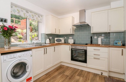 Chinley Cottage | HUNTERS COTTAGE, family friendly, with a garden in Chinley