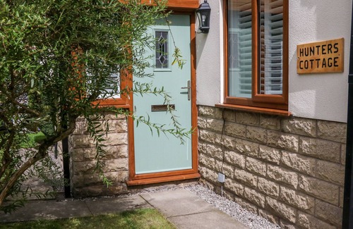Chinley Cottage | HUNTERS COTTAGE, family friendly, with a garden in Chinley